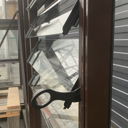 Форточка торцевая жалюзийная для теплиц botanik на 3 стекла, 150мм. Форточка торцевая жалюзийная для теплиц botanik на 3 стекла, 150мм.